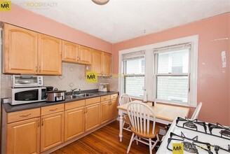 34 Chetwynd Rd, Unit 1 in Somerville, MA - Foto de edificio - Building Photo