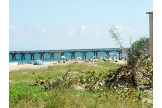 Atlantic Place Condominiums in Pompano Beach, FL - Building Photo - Other