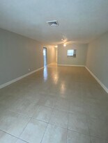 4327 Cocoanut Rd in West Palm Beach, FL - Building Photo