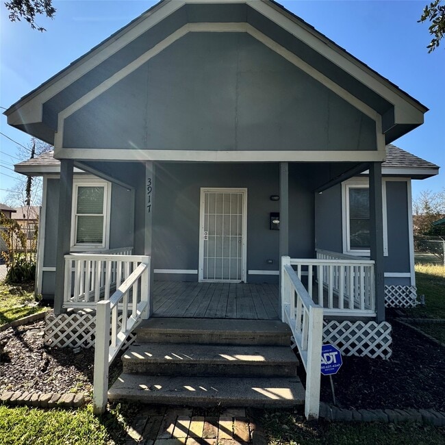 property at 3917 Kashmere St