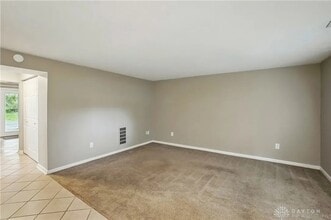 765 Clareridge Ln in Dayton, OH - Building Photo - Building Photo