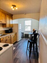 315 W Halliday St, Unit 1 in Pocatello, ID - Foto de edificio - Building Photo