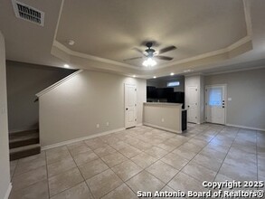 7042 Lakeview Dr. in San Antonio, TX - Foto de edificio - Building Photo