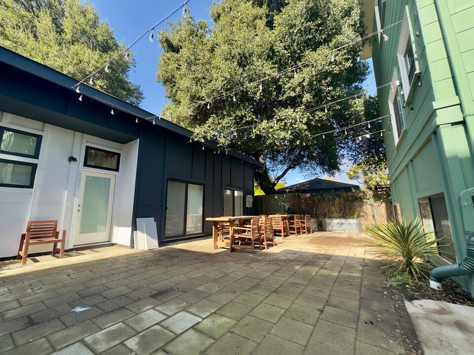 1301 Adeline St, Unit LWR in Oakland, CA - Building Photo