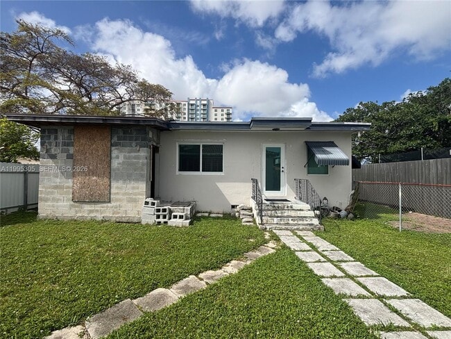 2951 SW 23rd St in Miami, FL - Building Photo - Building Photo