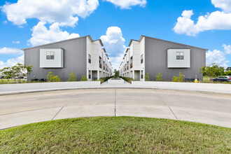 208 Centre Sarcelle Blvd in Youngsville, LA - Building Photo - Building Photo