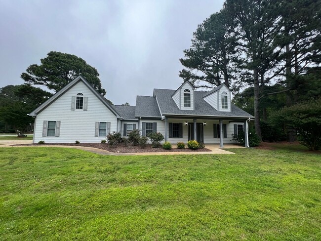 property at 104 Waccamaw Dr