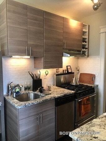 122 Riverway, Unit 2 in Boston, MA - Building Photo - Building Photo