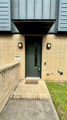 property at 3018 Zenia Dr