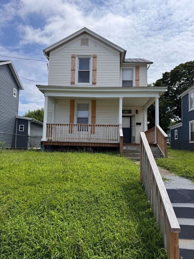 property at 1004 Buchanan St