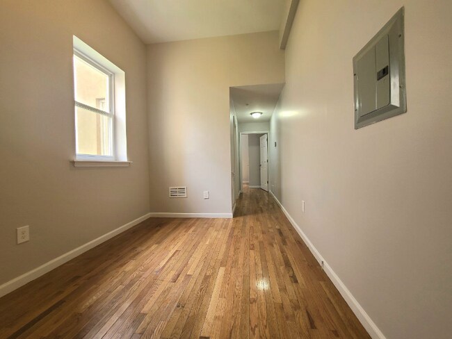 5 Hayward St in East Orange, NJ - Building Photo - Building Photo