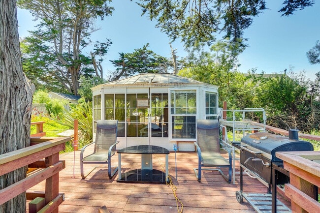 494 6th St in Montara, CA - Building Photo - Building Photo