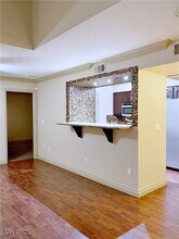 1150 N Buffalo Dr in Las Vegas, NV - Building Photo - Building Photo