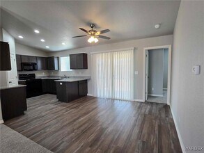 2932 E Hermosa Vis in Kingman, AZ - Building Photo - Building Photo