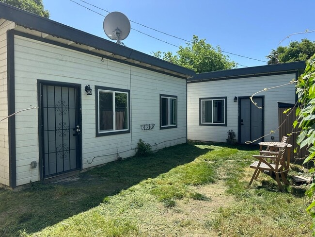 property at 3024 Solons Alley