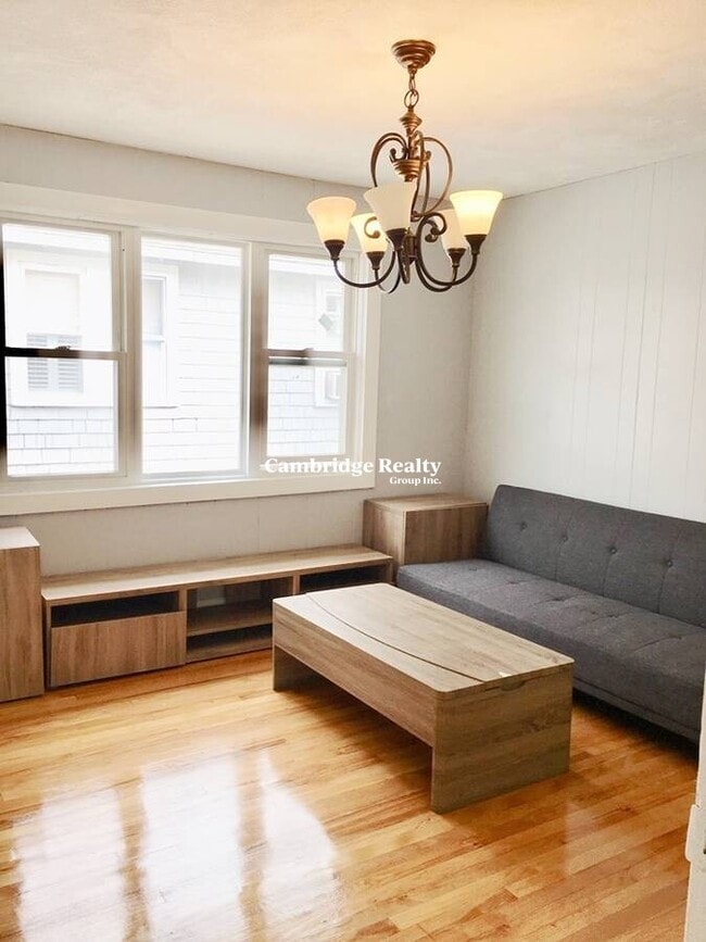 62 Woods Ave, Unit 2