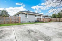 1416 Columbia Dr photo'