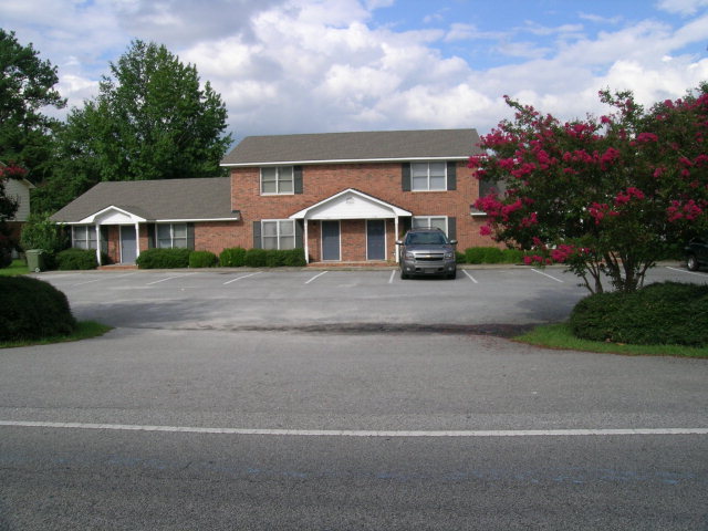 1107 N Guignard Dr in Sumter, SC - Building Photo