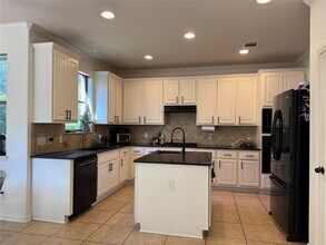 305 Aspen Cove in Cedar Park, TX - Foto de edificio - Building Photo