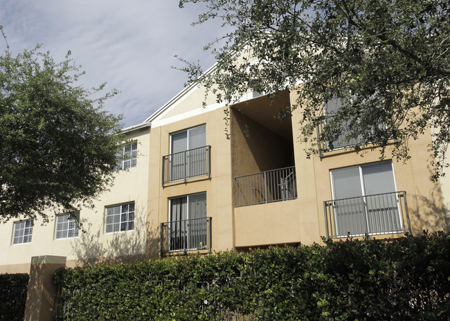 Marbrisa Apartments in Miami Gardens, FL - Foto de edificio - Building Photo