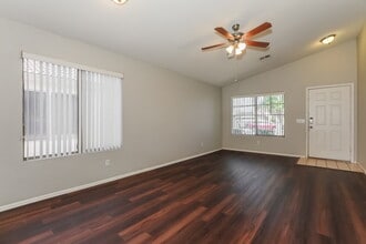 1069 E Nardini St in San Tan Valley, AZ - Building Photo - Building Photo