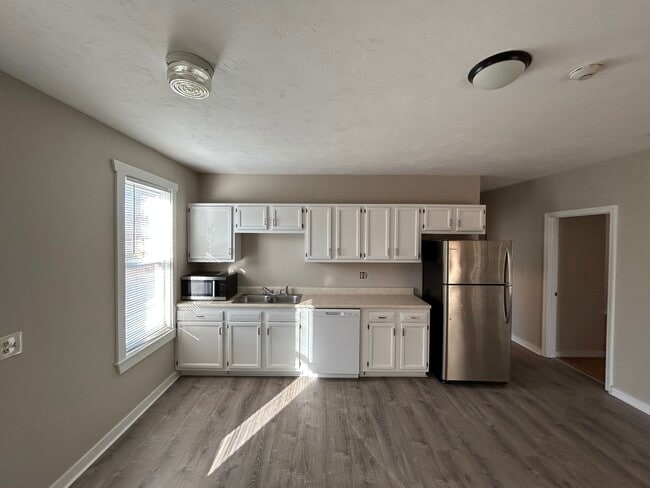 2 Main St, Unit 3