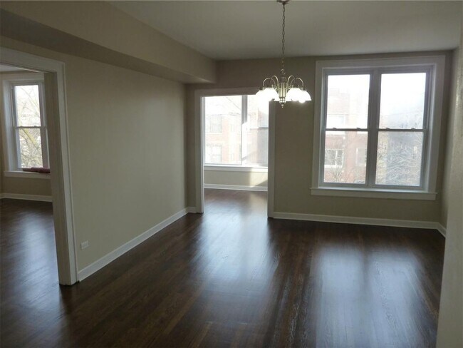 6730 S Merrill Ave in Chicago, IL - Building Photo - Building Photo