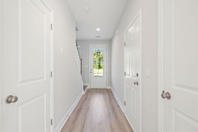 102 Hawthorne Landing Dr in Goose Creek, SC - Building Photo - Building Photo