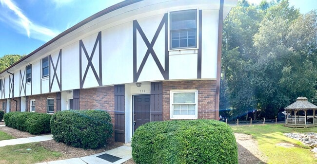 1108 Tiger Blvd in Clemson, SC - Building Photo - Building Photo