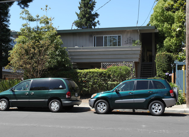 640 Chestnut in San Carlos, CA - Building Photo - Building Photo