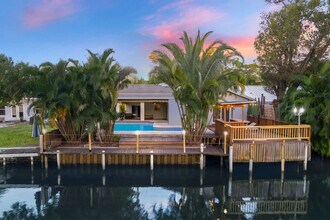 2065 SW 28th Terrace in Fort Lauderdale, FL - Building Photo - Building Photo