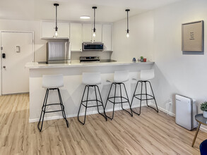 363 Newport Ave, Unit 107 in Long Beach, CA - Foto de edificio - Building Photo