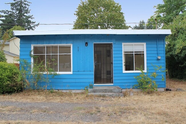 10605 SE Bush St in Portland, OR - Building Photo - Building Photo