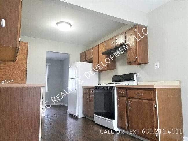 1412 Georgetown Dr in Carol Stream, IL - Foto de edificio - Building Photo