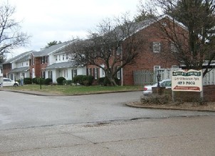 Ashley Court Apartments in Evansville, IN - Building Photo - Building Photo