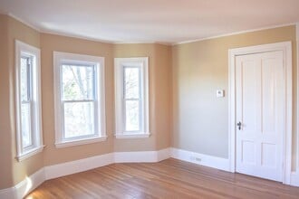 113 Railroad Ave, Unit #2 in South Hamilton, MA - Foto de edificio - Building Photo