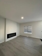 151-125 25 St SW in Edmonton, AB - Building Photo - Building Photo