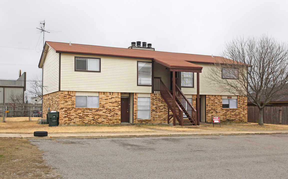 3908 Charolais in Killeen, TX - Foto de edificio