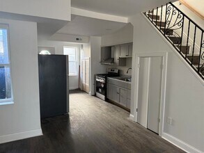 2417 Pacific Ave in Atlantic City, NJ - Foto de edificio - Building Photo