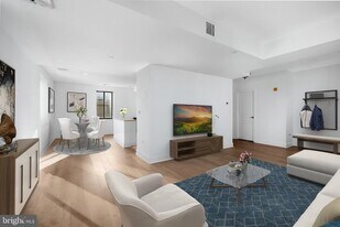 222 W Rittenhouse Square in Philadelphia, PA - Building Photo
