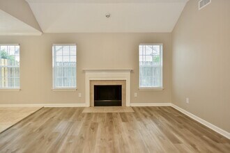 1400 Micheles Way in La Vergne, TN - Building Photo - Building Photo