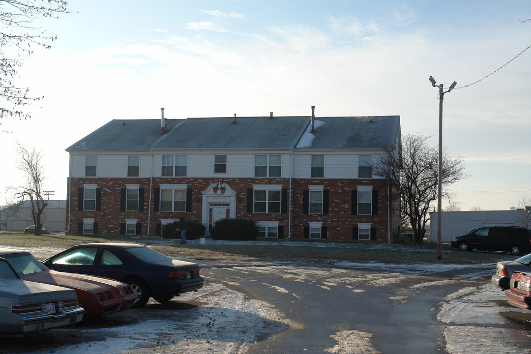 1915 W 1st St in Ankeny, IA - Foto de edificio