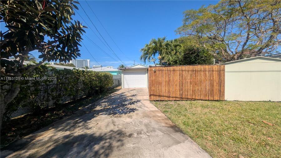 1618 Madison St in Hollywood, FL - Foto de edificio