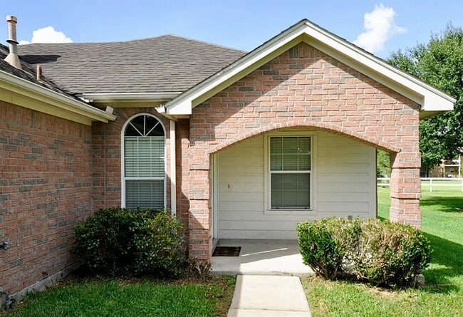 8715 Charity St in Needville, TX - Building Photo - Building Photo