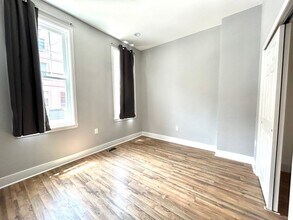 329 Reed St in Philadelphia, PA - Building Photo - Building Photo