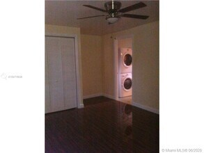 5614 Taylor St-Unit -unit B in Hollywood, FL - Building Photo - Building Photo