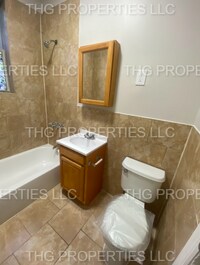 678 Scotland in Orange, NJ - Building Photo - Interior Photo