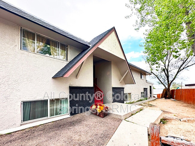 2119 Preuss Rd in Colorado Springs, CO - Building Photo - Building Photo