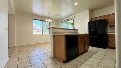 3243 S Lakeside Ridge Loop in Tucson, AZ - Building Photo - Building Photo