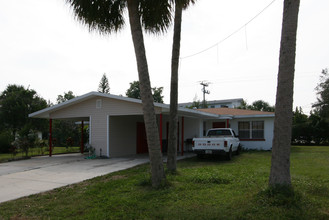 1909-1911 58th Avenue Dr W in Bradenton, FL - Building Photo - Building Photo